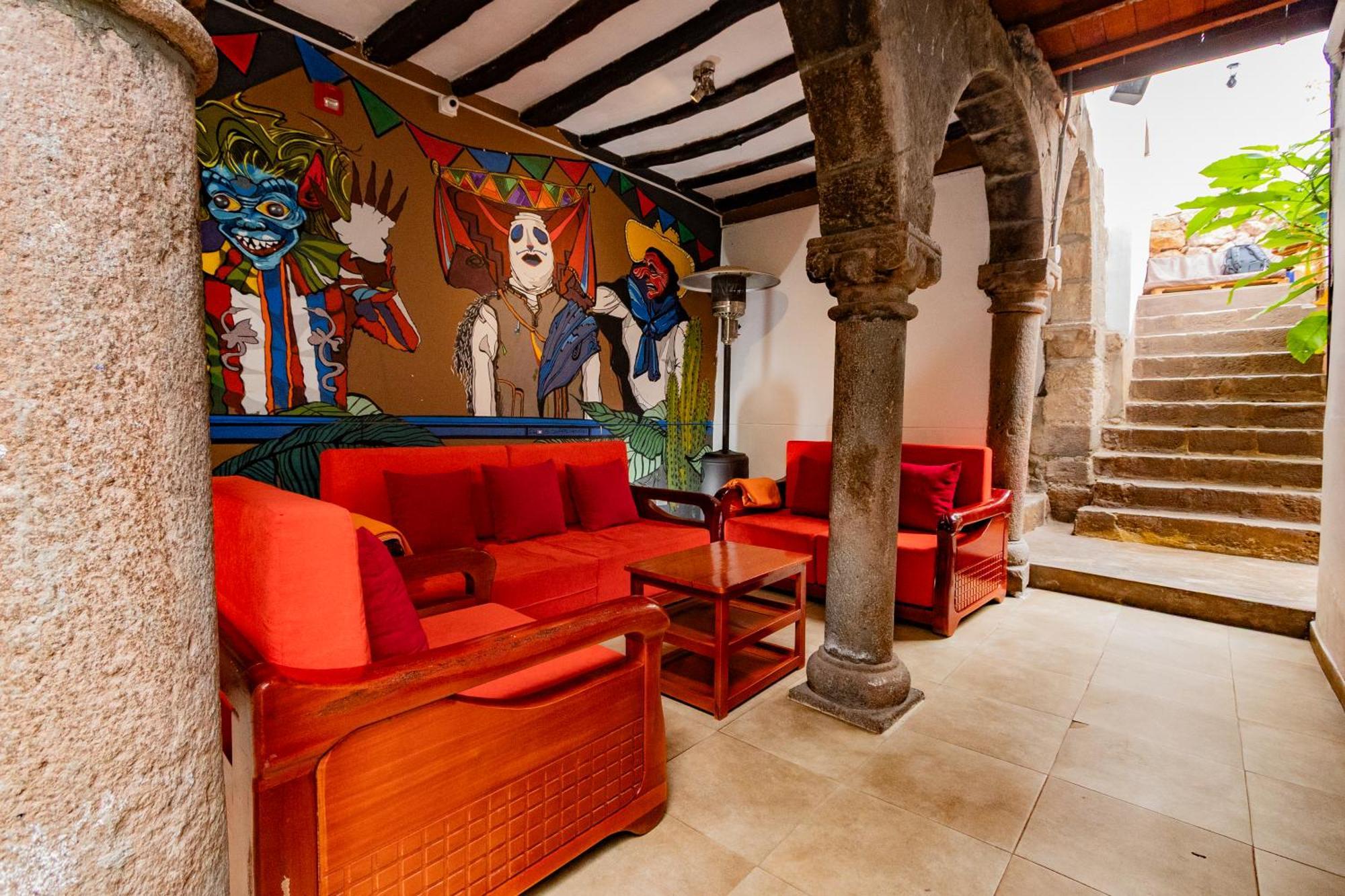 Tucan Hostal *