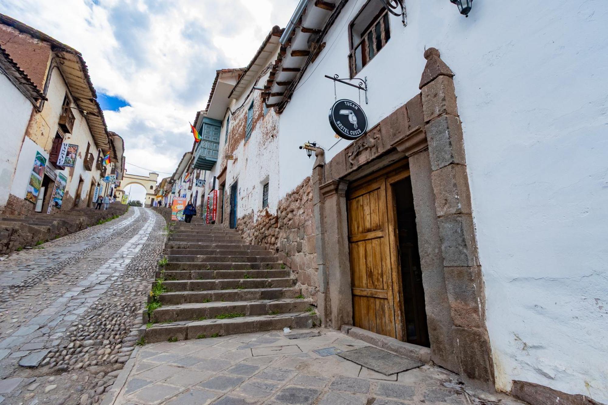 Tucan * Cuzco