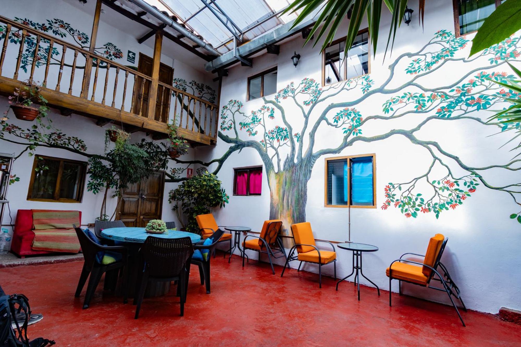 Tucan Hostal *